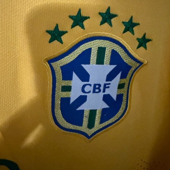 Neymar Brazil Jersey - Used - Picture 3 of 3